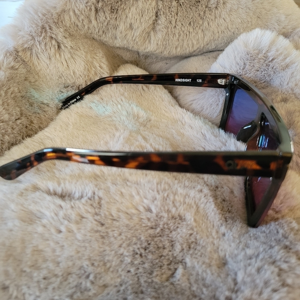 QUAY // ltd ed ashley graham collab tortoise frame black pink mirrored shields - Picture 8 of 16
